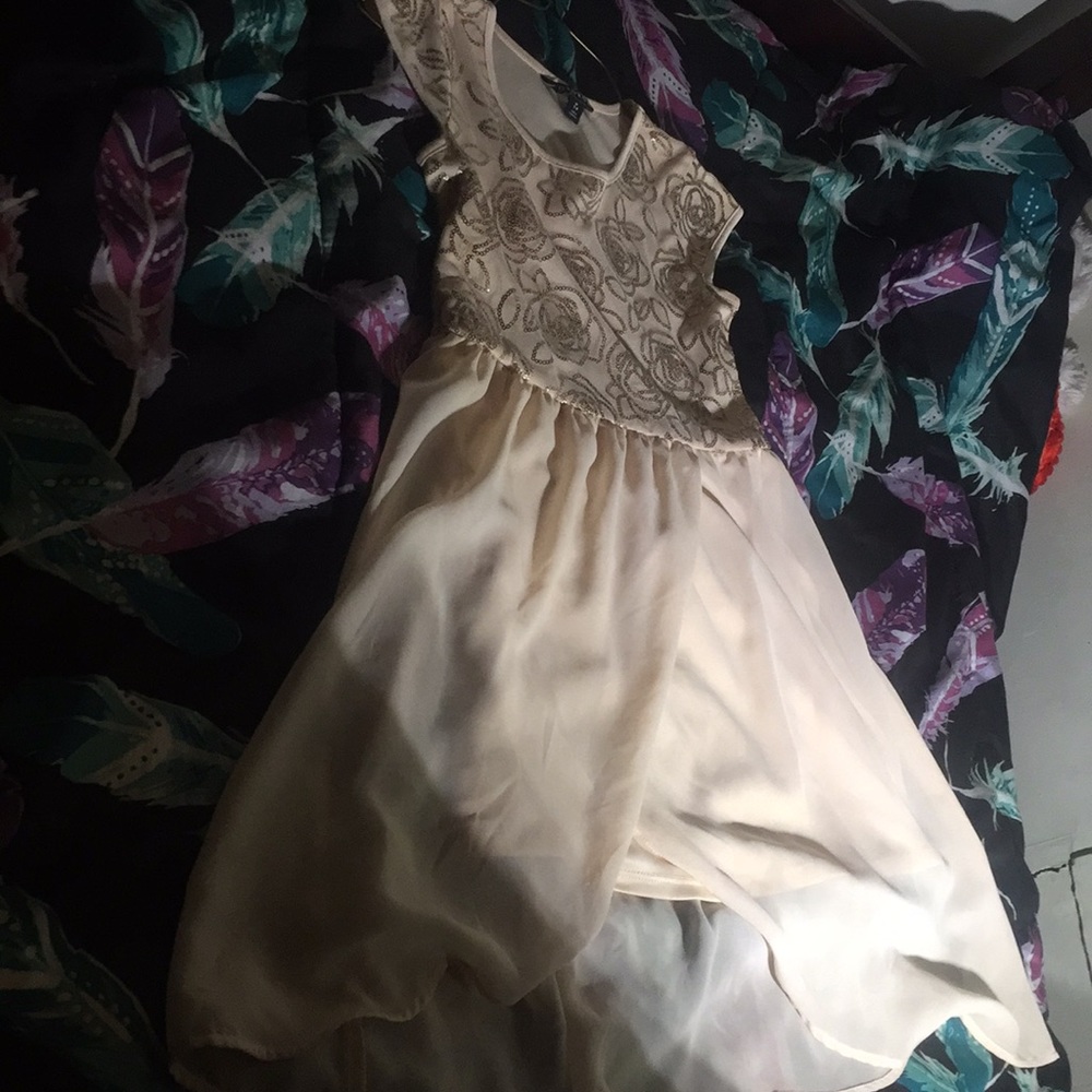 I’m selling a dress